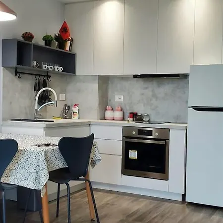 Auras Apartman *